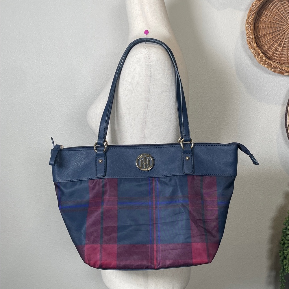 Tommy Hilfiger Plaid Navy Nylon Ivy Zip Top Handbag Tote & Matching Wallet - Picture 3 of 16